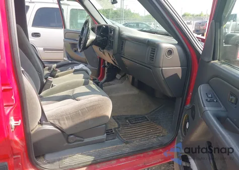 2005 Chevrolet Silverado 2500Hd Ls z USA, uszkodzony, nr VIN 1GCHK23255F803834